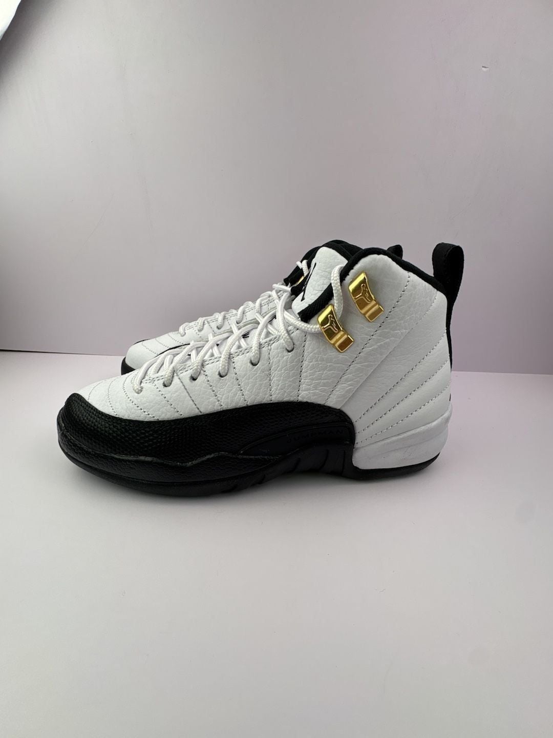 Jordan 12 Retro GS White / Black Taxi – size 3.5Y 2