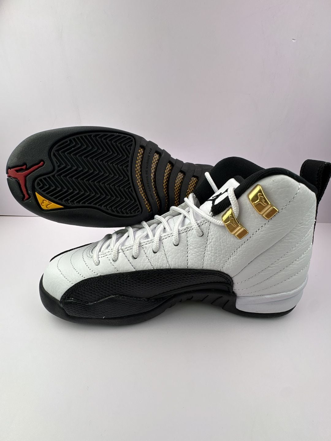 Jordan 12 Retro GS White / Black Taxi – size 3.5Y 6