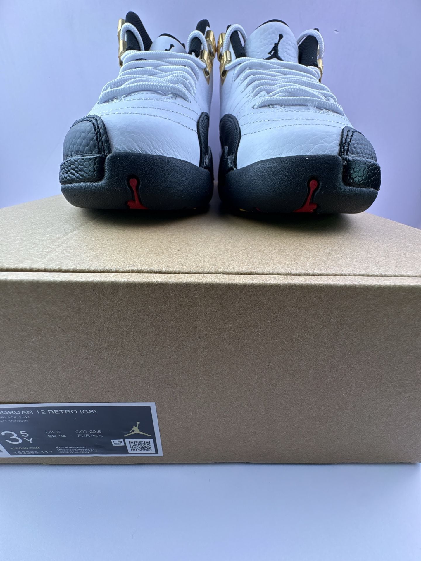 Jordan 12 Retro GS White / Black Taxi – size 3.5Y 10