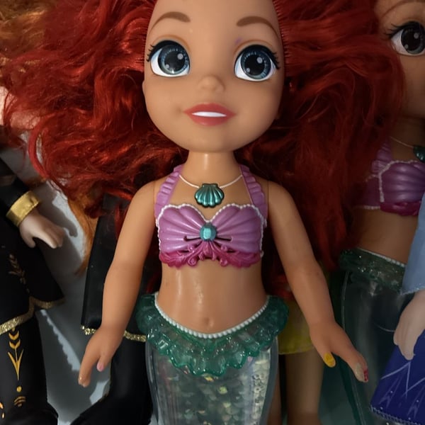 Disney Princess Ariel Shimmering Lights Mermaid Doll