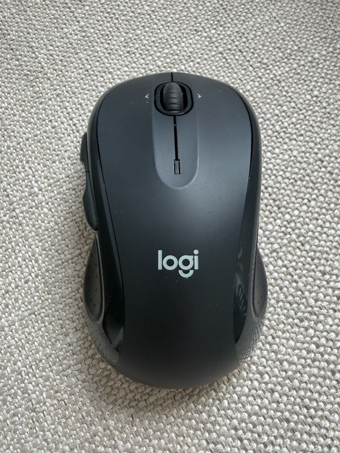 Logitech M510 Wireless Mouse – Full-Size Ergonomic Mouse with USB Receiver 1