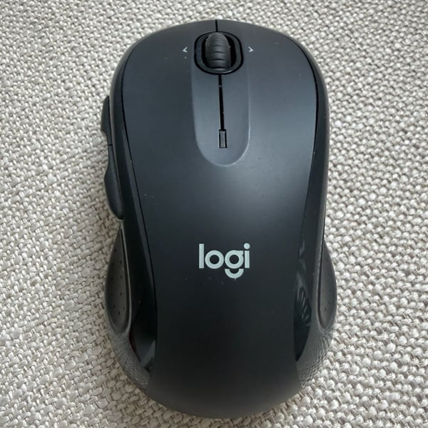 Logitech M510 Wireless Mouse – Full-Size Ergonomic Mouse with USB Receiver