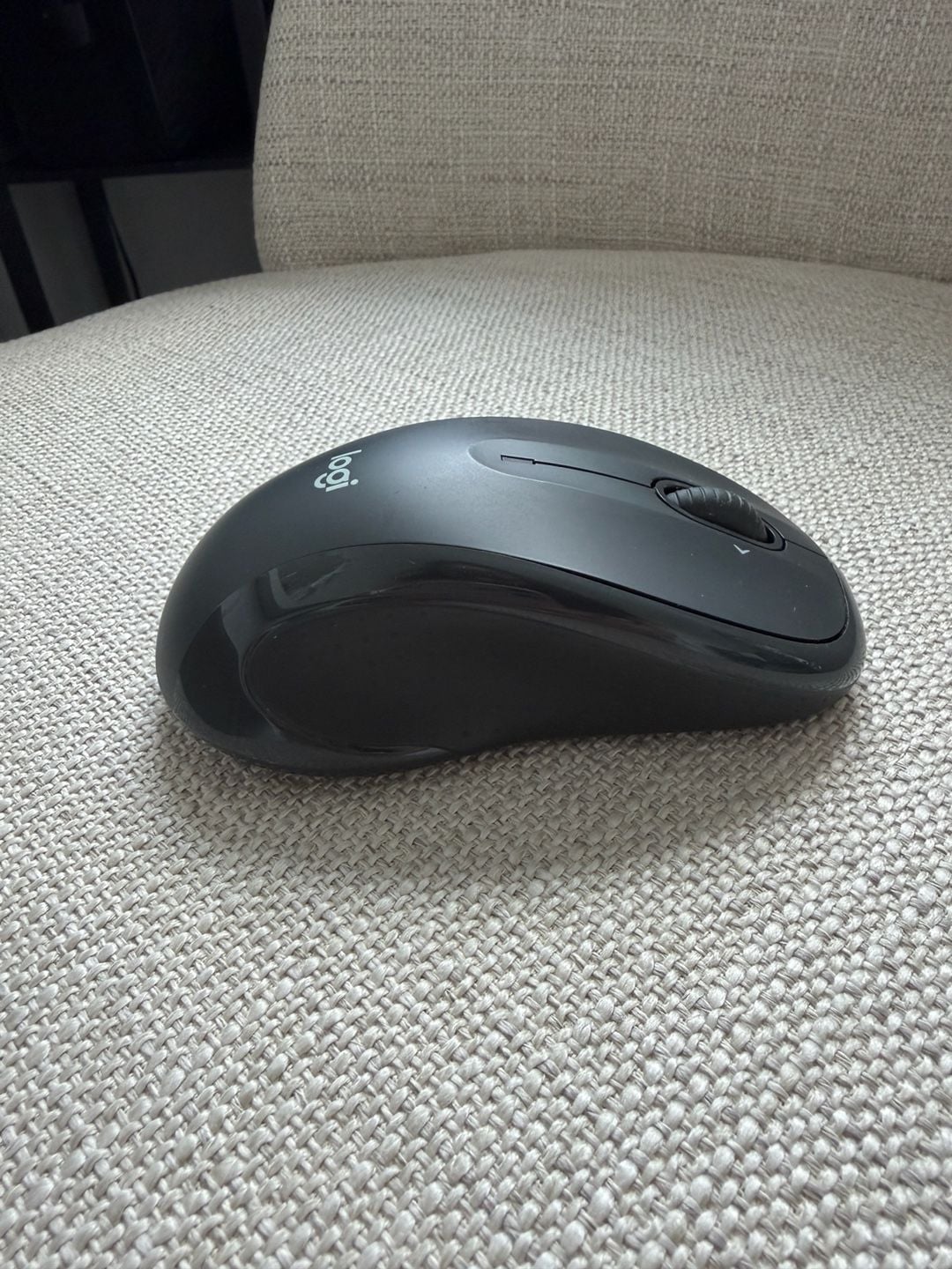 Logitech M510 Wireless Mouse – Full-Size Ergonomic Mouse with USB Receiver 4