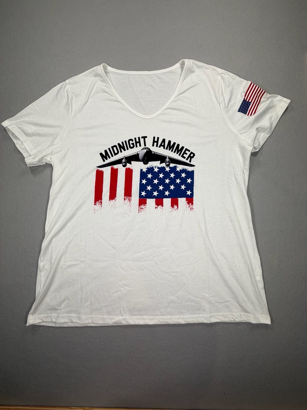 Midnight Hammer B-52 Patriotic Graphic V-neck T-Shirt White Women’s XXL 2