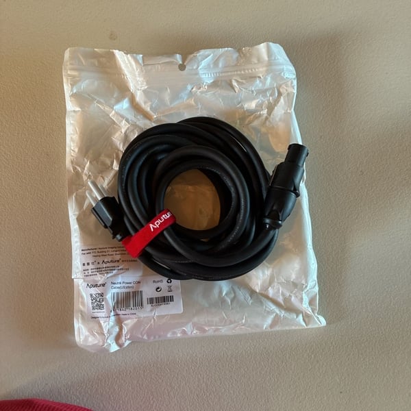 Aputure Professional Photography LED Spot Light - Light Storm 600d V-wire