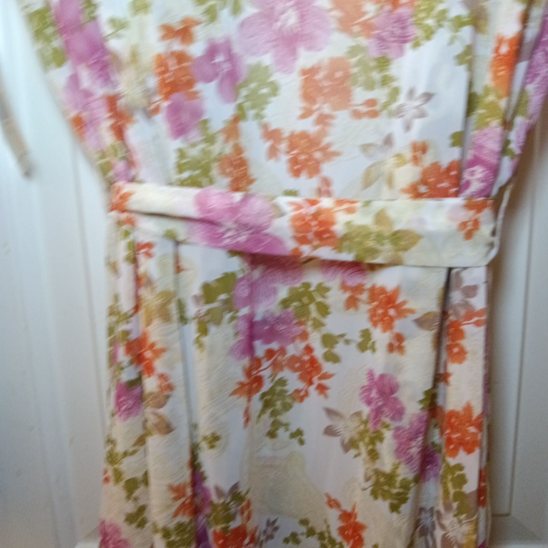 Valerie Stevens Floral Leopard Print Robe Size L 9