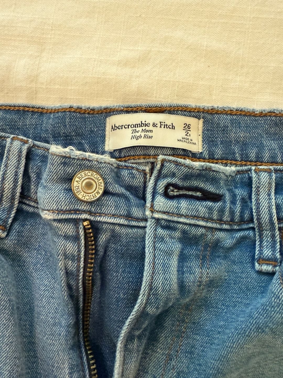 Abercrombie & Fitch The Mom High Rise Jeans Size 26 3