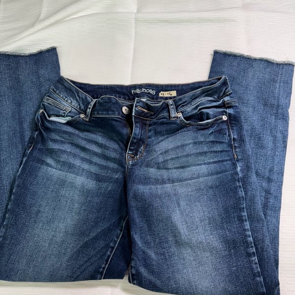 Maurices Raw Hem Straight Leg Jeans Size 3/4