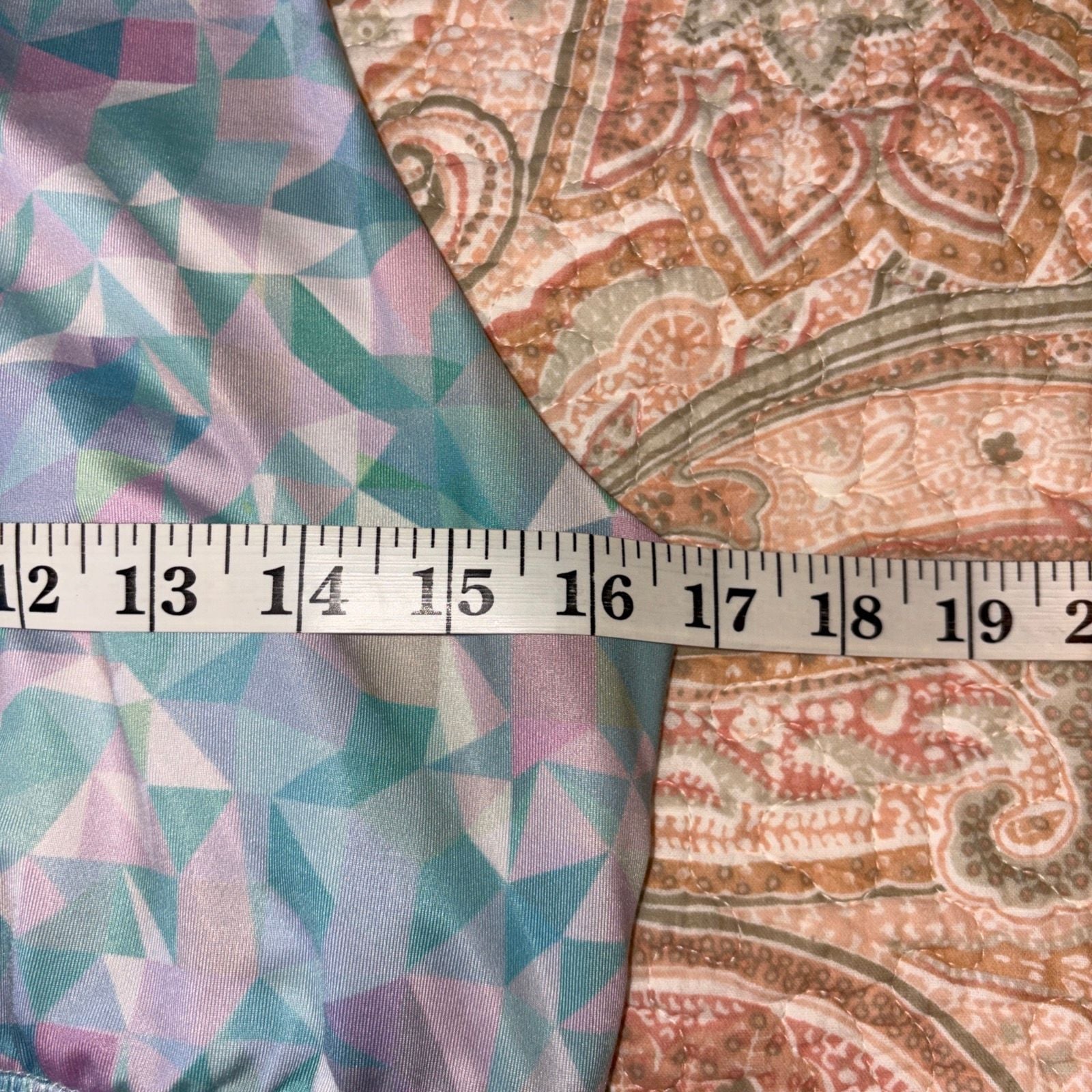 Preowned condition Tek Gear Geometric Print Sports Bra Size 1X 10