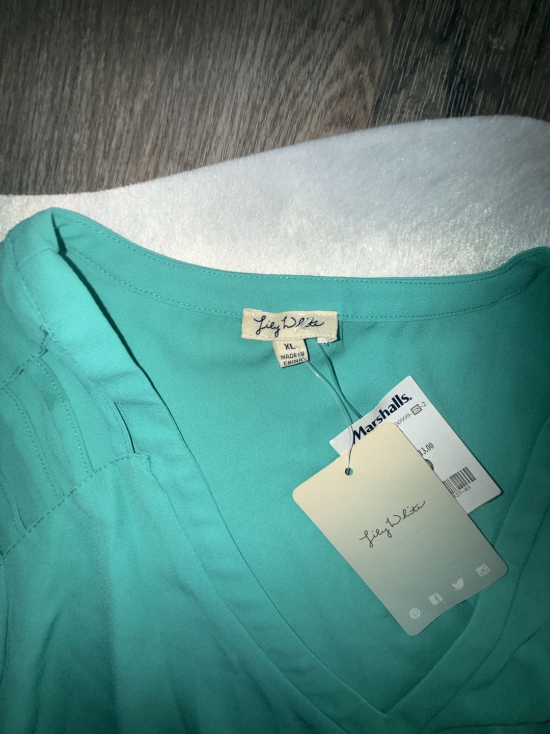 Women’s Blouse Bundle – 5 Tops (XL/Plus Size Mix) 7