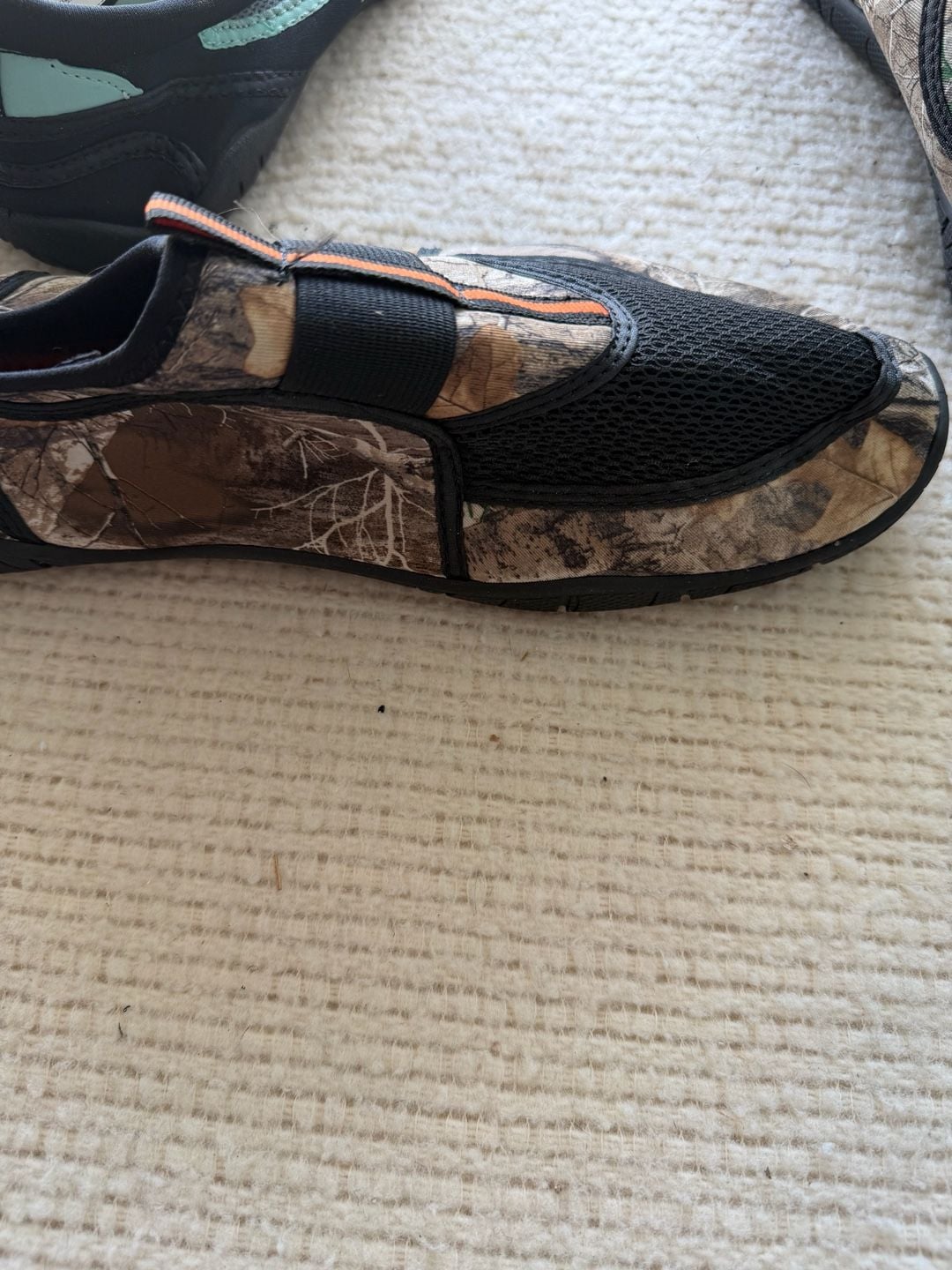 Lot of 2 Pairs Water Shoes 6