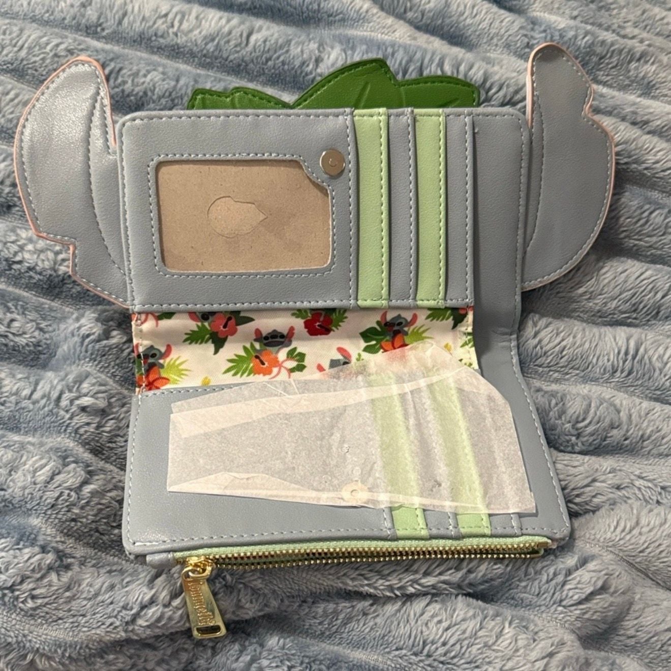 Disney Loungefly Lilo & Stitch Luau Stitch Zip Around Wallet 4