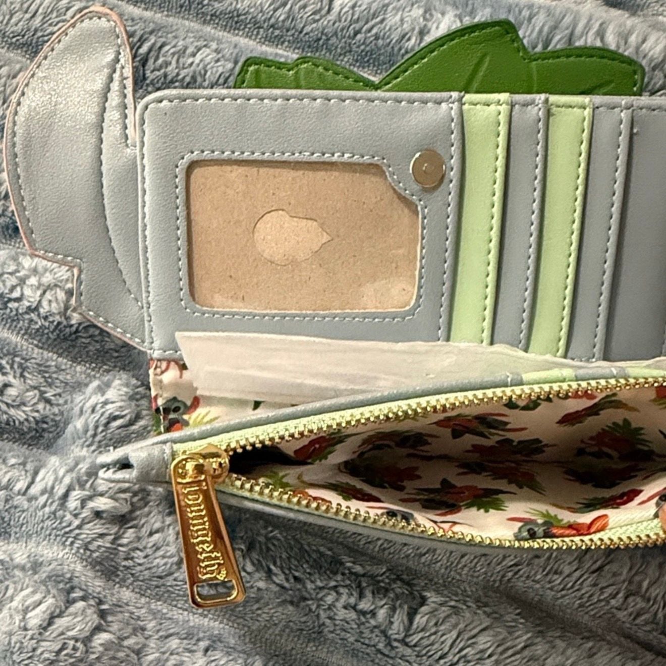 Disney Loungefly Lilo & Stitch Luau Stitch Zip Around Wallet 5
