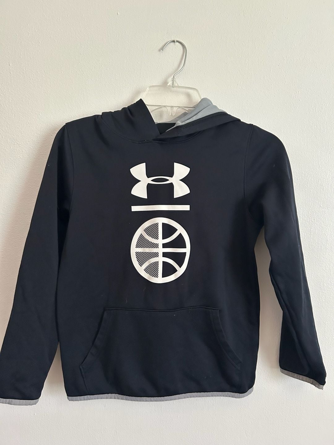 Under Armour Boys Basketball Graphic Hoodie Black Gray 2