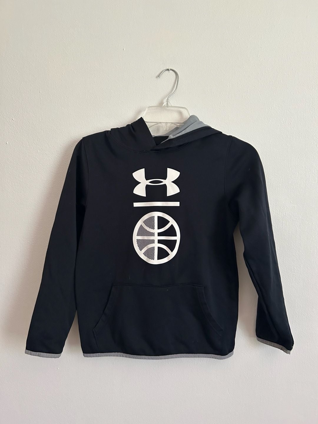 Under Armour Boys Basketball Graphic Hoodie Black Gray 3