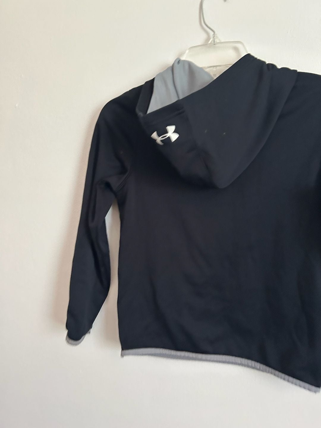 Under Armour Boys Basketball Graphic Hoodie Black Gray 7