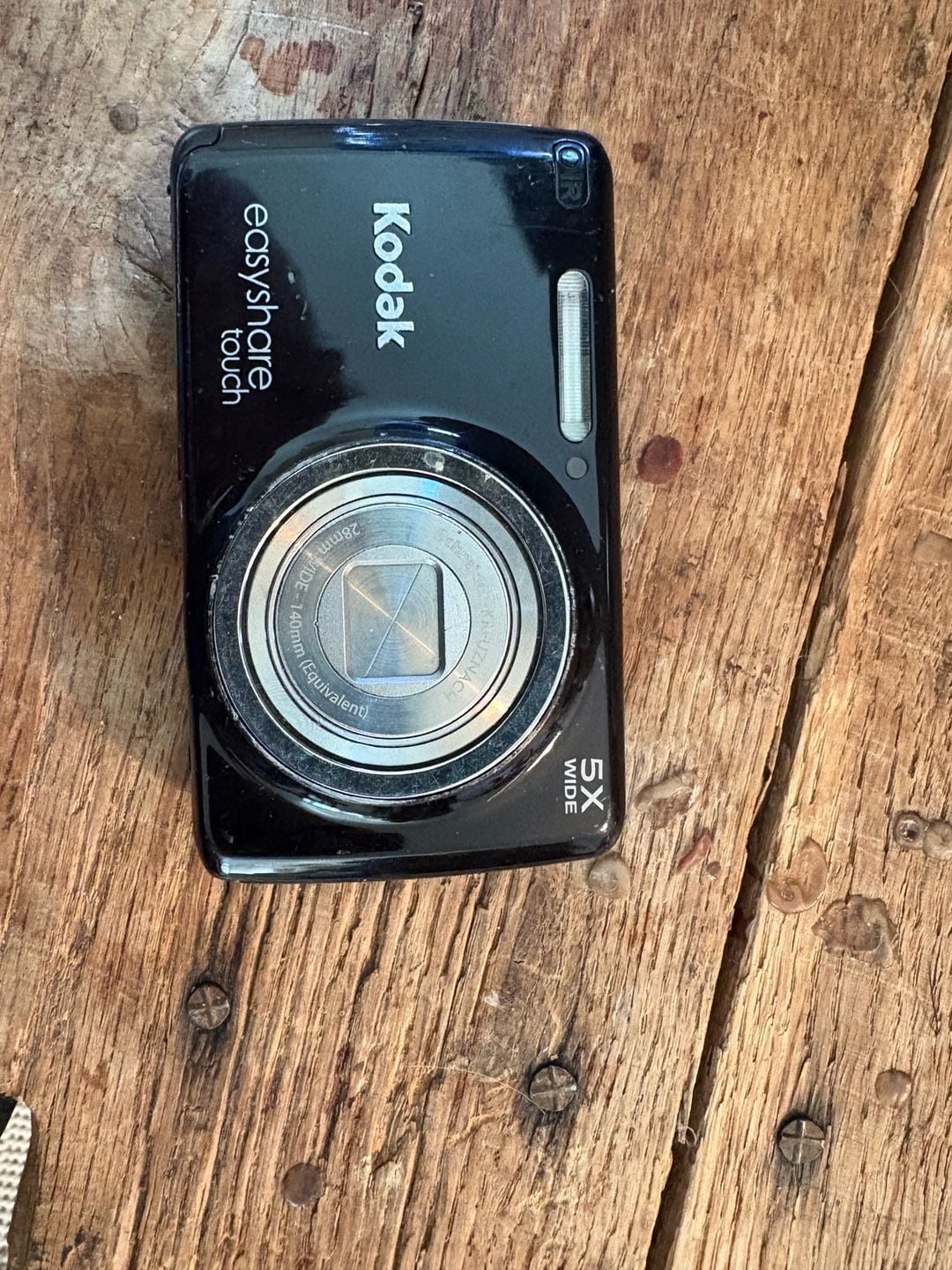 Kodak Easyshare Touch Digital Camera with KLIC-7006 Battery 2