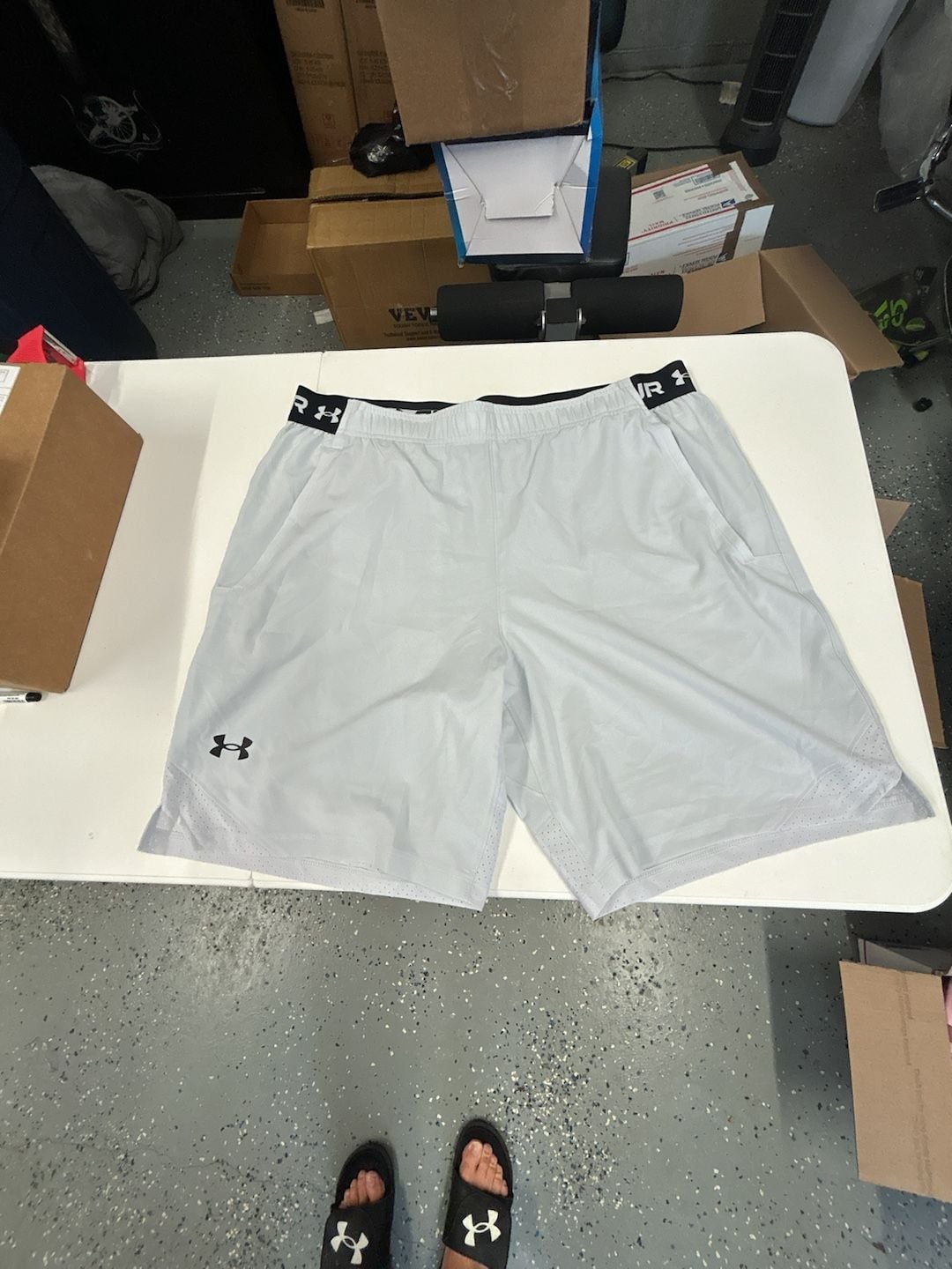 Under Armour Fitted Athletic Shorts Gray Size XL 2