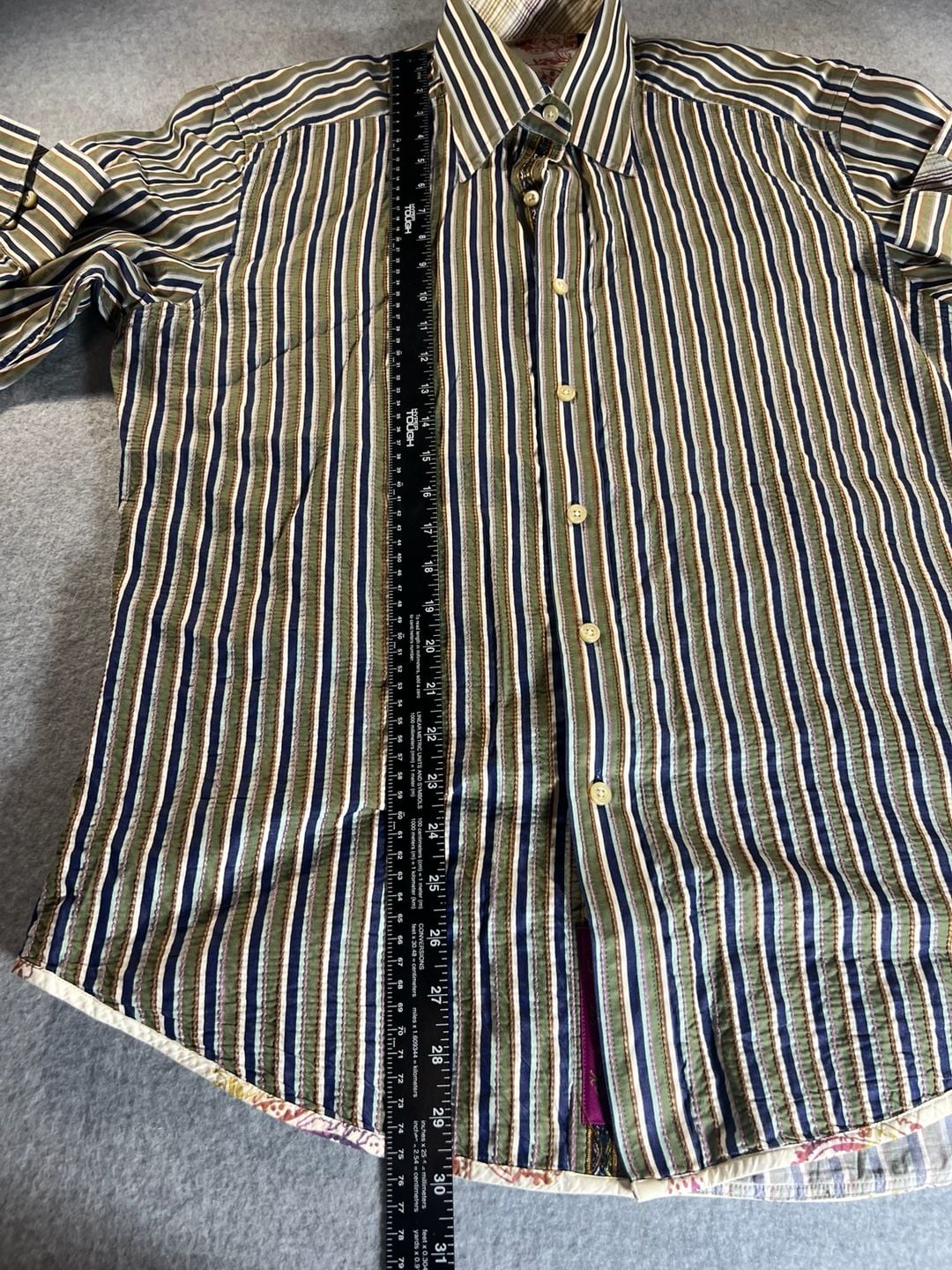 Robert Graham Men's Striped Button Down Shirt Size Large 8