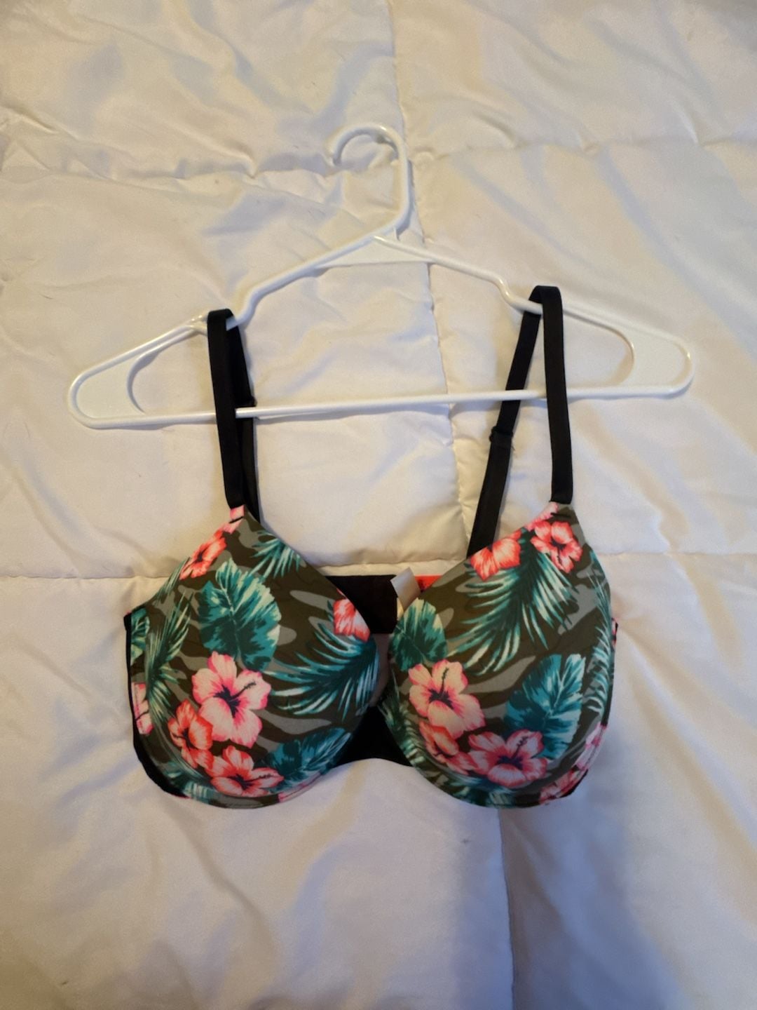 Victoria's Secret PINK Wear Everywhere Push-Up Bra 34D Tropical Floral Camo 1