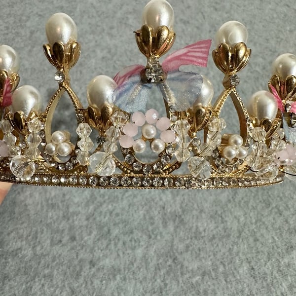 Butterfly Crown — Pearl Tiara – Gold Bridal Crowns for Wedding or Quinceañera 