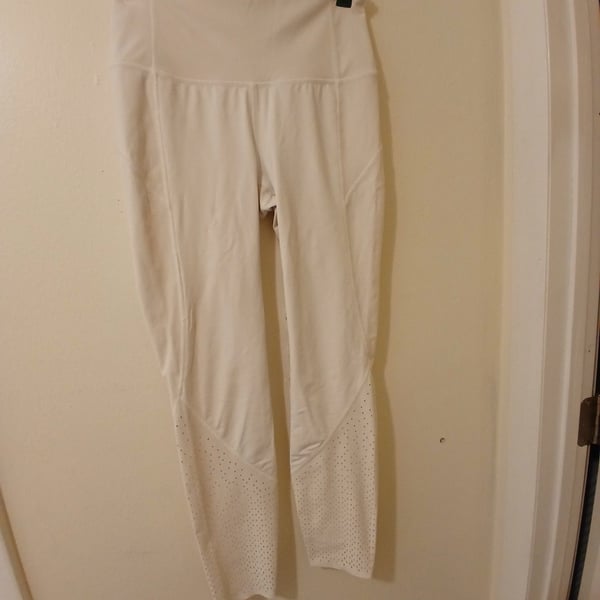 Lululemon Anew 7/8 Tight Perforated Laser Cut Leggings