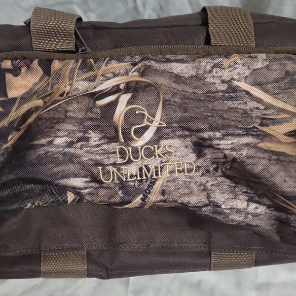 Ducks Unlimited Mossy Oak Camo Floating Blind Bag