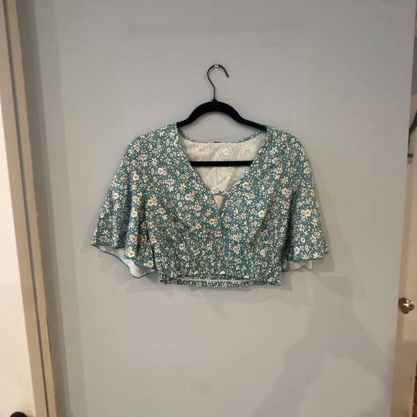 Medium Cropped Floral Top - perfect for country concert 