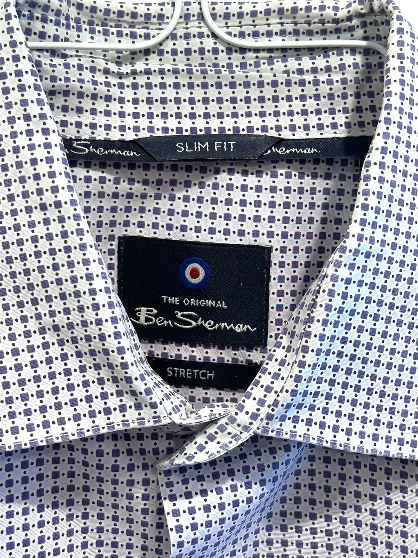 Men’s shirt and pants bundle, 2 dress shirts 1 pant 4