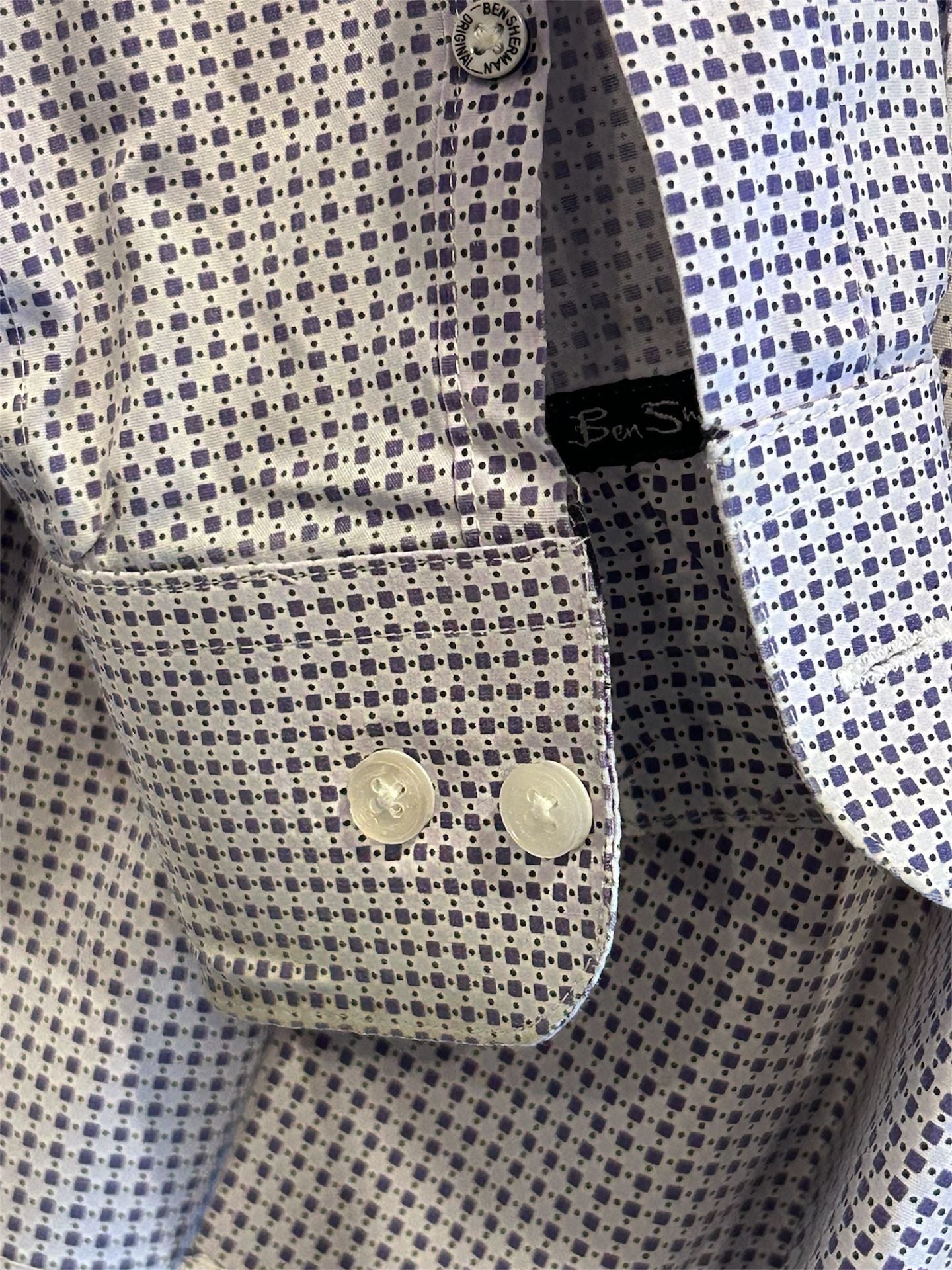 Men’s shirt and pants bundle, 2 dress shirts 1 pant 5