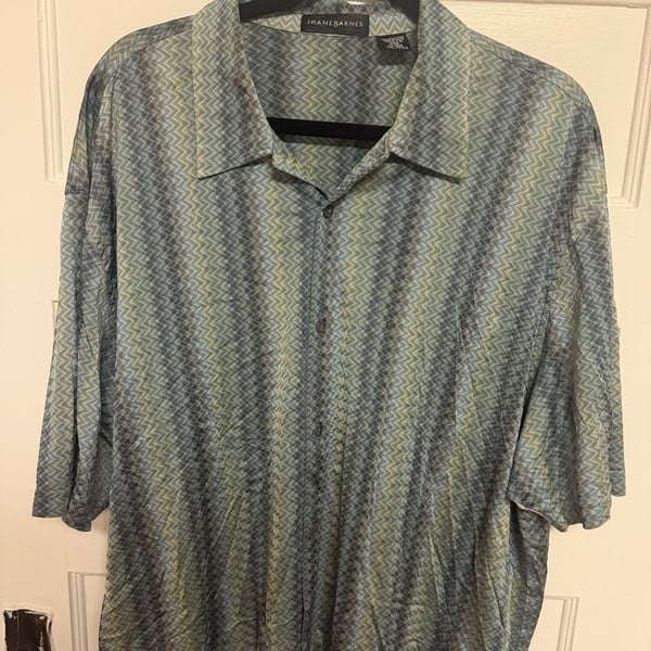 Jhane Barnes Vintage 100% Silk Zig Zag Geometric Print Short Sleeve Button Down Shirt