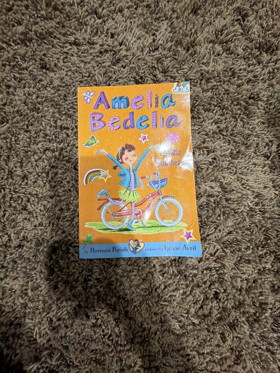 Amelia Bedelia Chapter Book #1: Amelia Bedelia Means Business by Herman Parish 1