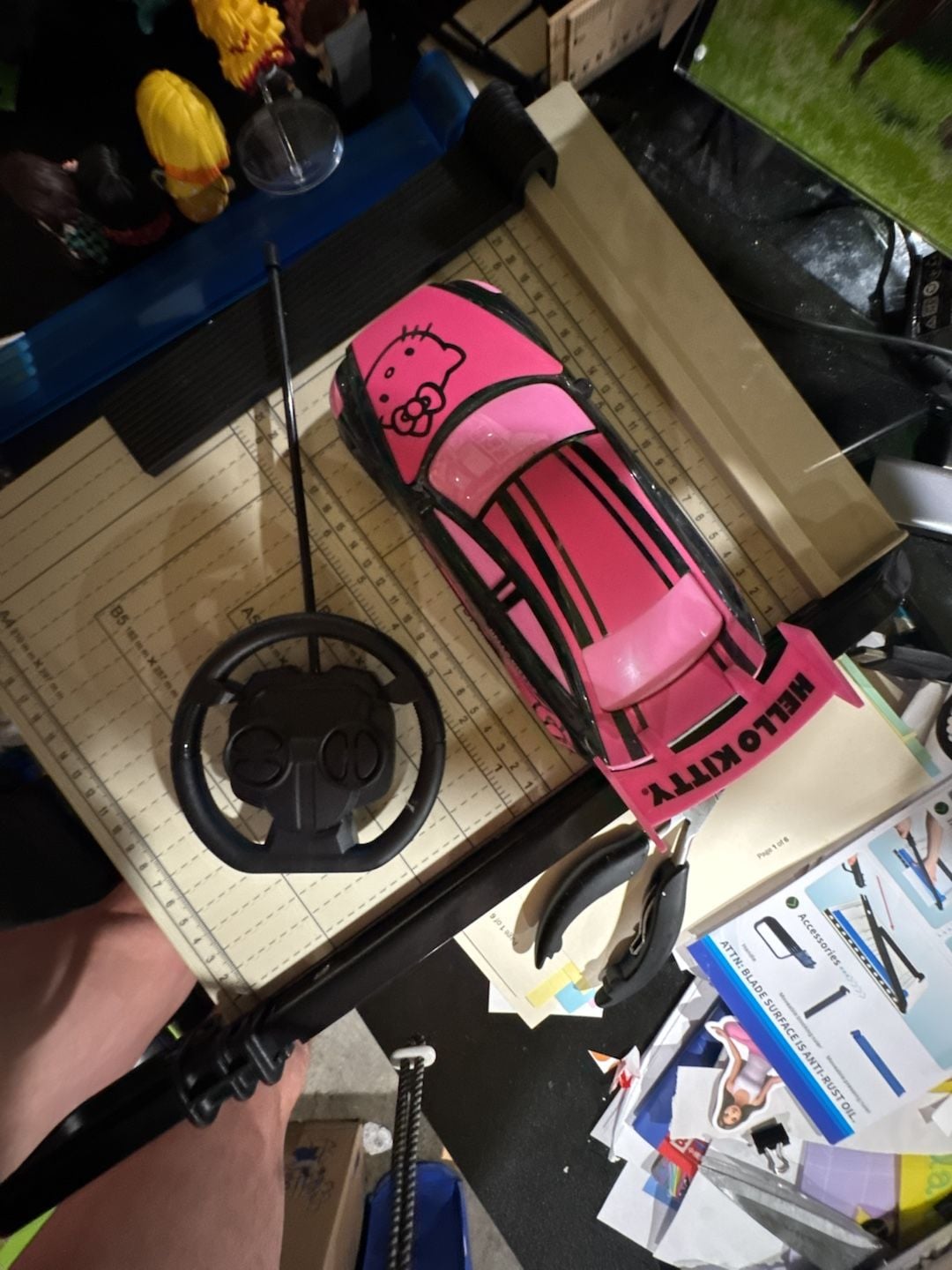 Sanrio Hello Kitty Remote Control Racing Car Black & Pink 2