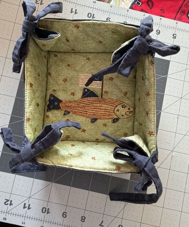 Park Designs Carol Endres American Primitive Quilted Fabric Bread Basket with Fish and Betsy Ross Flag 1