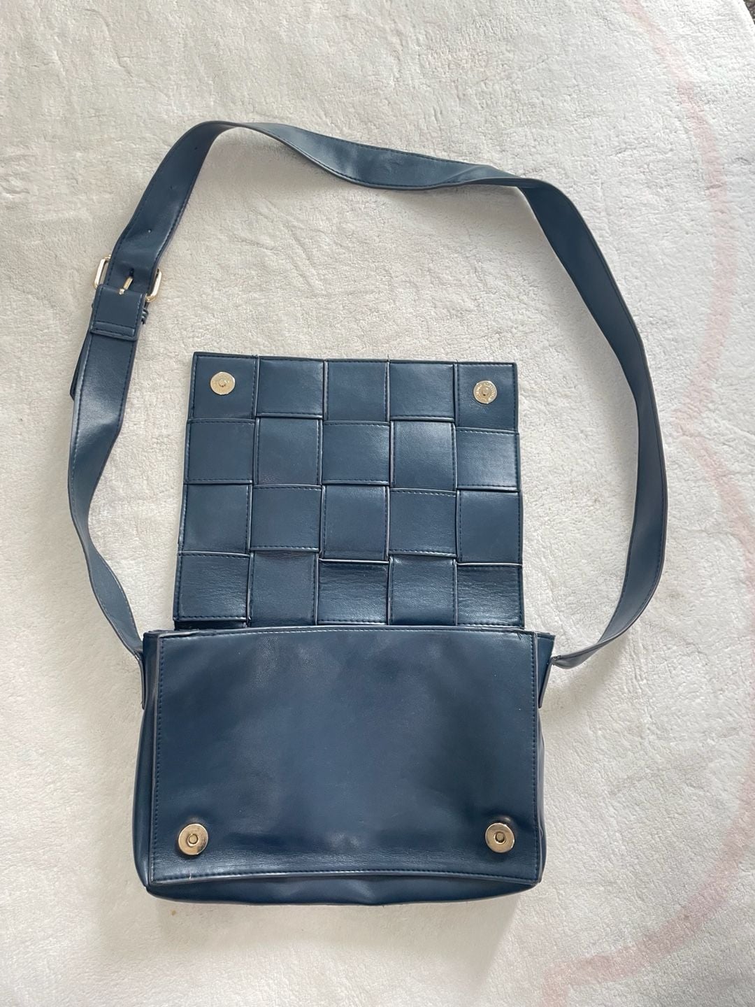 Sondra Roberts Navy Blue Woven Faux Leather Crossbody Bag Adjustable Strap 7