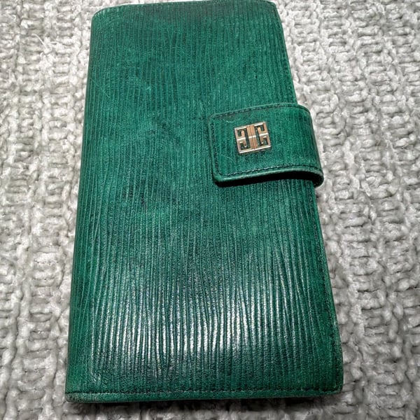 Givenchy Vintage Green Ribbed Lizard-Embossed Leather Kiss Lock Continental