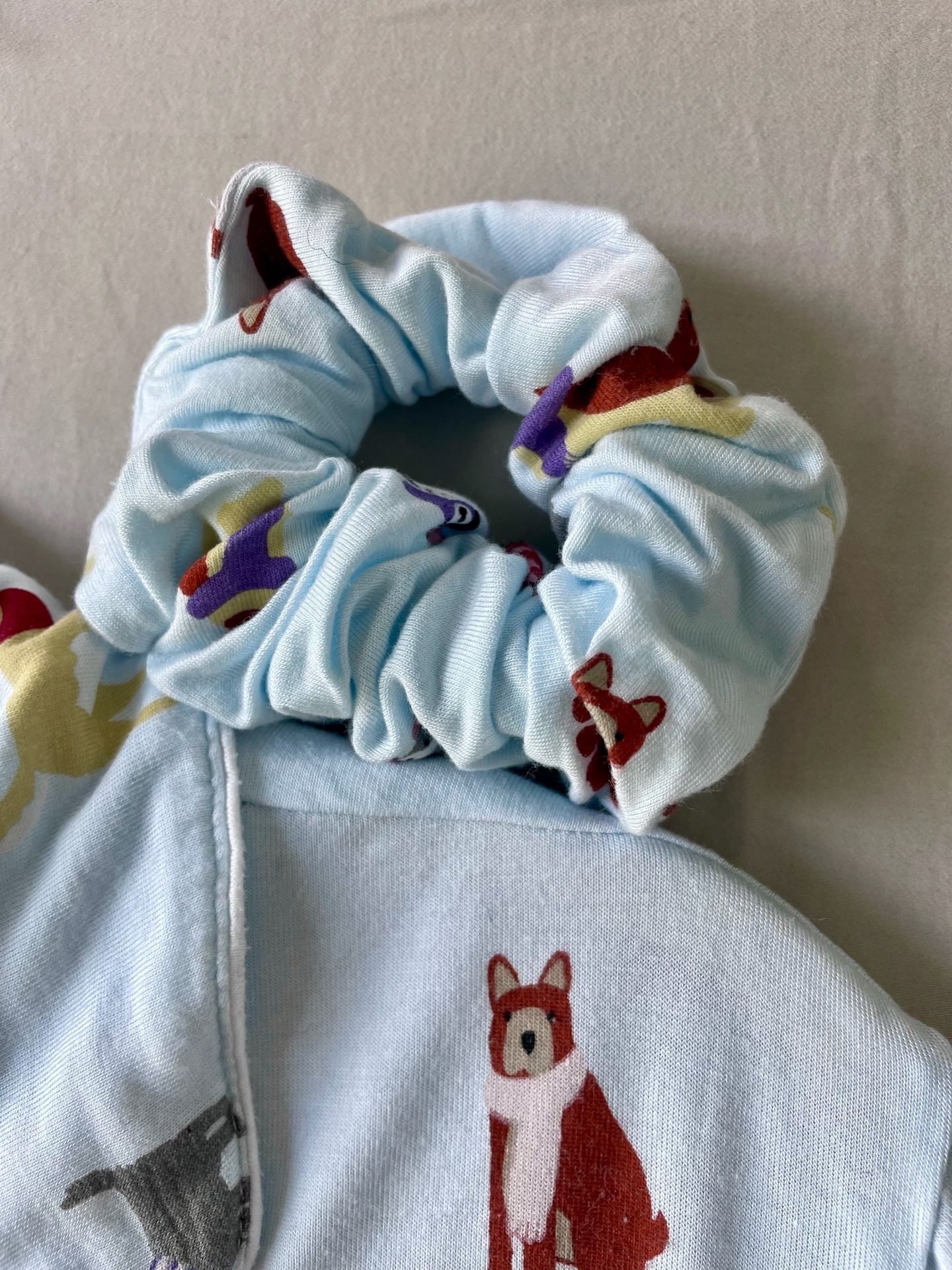 dip Eco-Friendly 3-Piece Sleepwear Christmas Dogs Pajama Set with Scrunchie 3