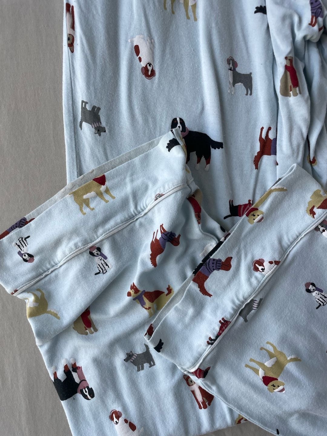 dip Eco-Friendly 3-Piece Sleepwear Christmas Dogs Pajama Set with Scrunchie 20