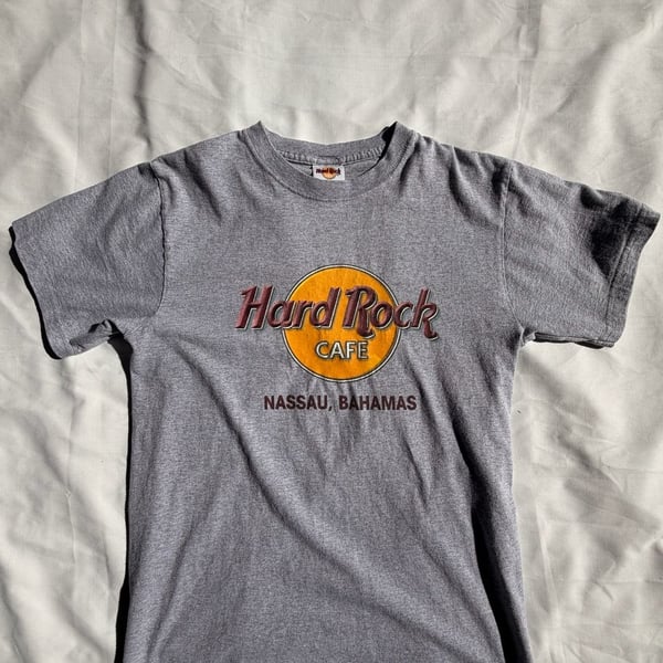 Hard Rock Cafe Nassau Bahamas Graphic Logo T-Shirt Gray