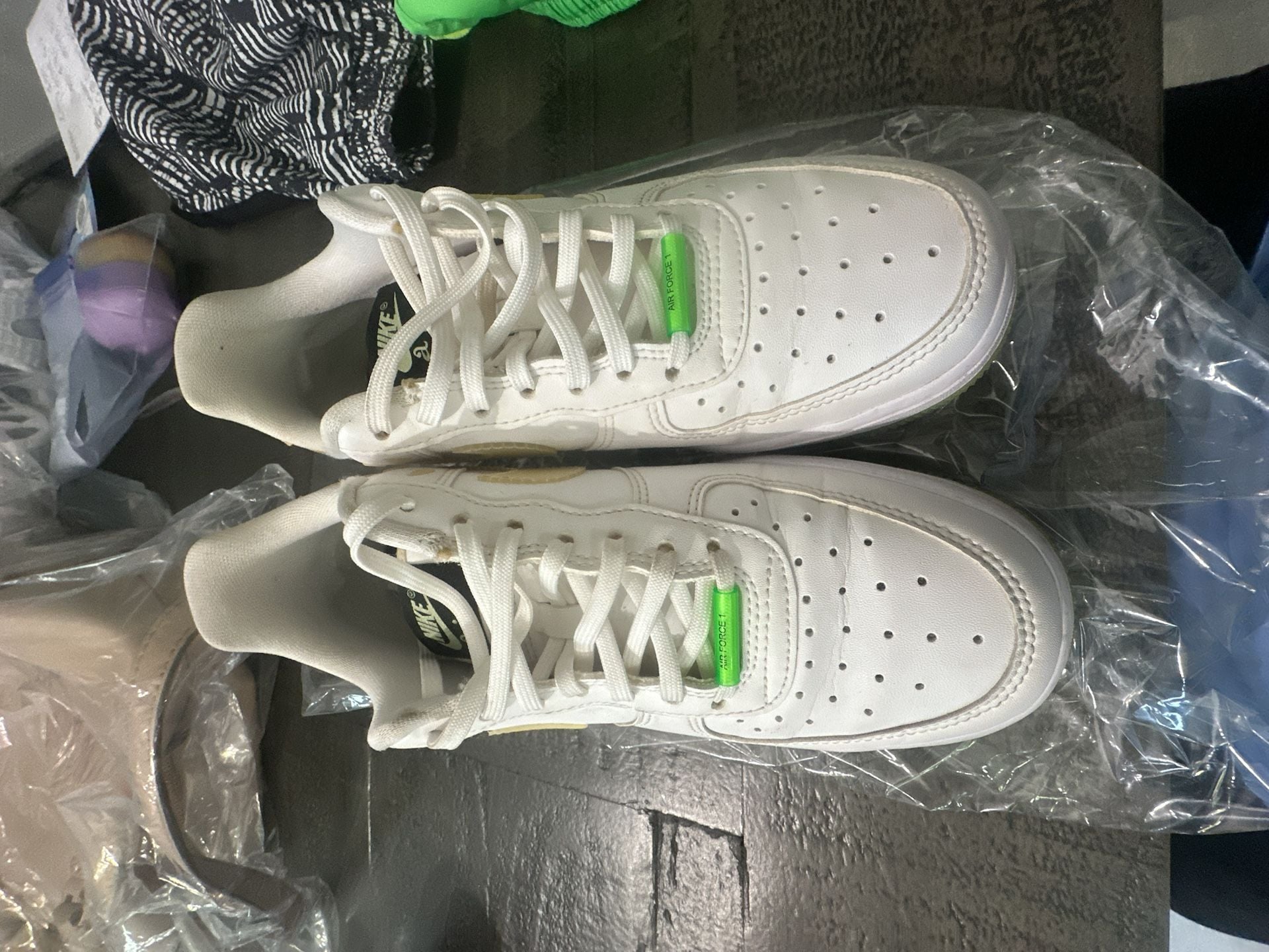Nike Air Force 1 '07 LX Have A Nike Day White Zitron DJ5197-100 3