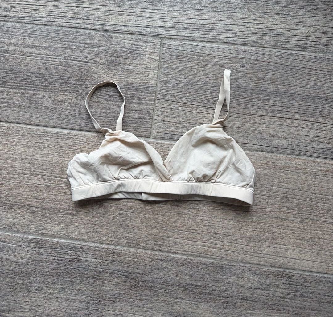 SKIMS Fits Everybody Triangle Bralette in Sand 1