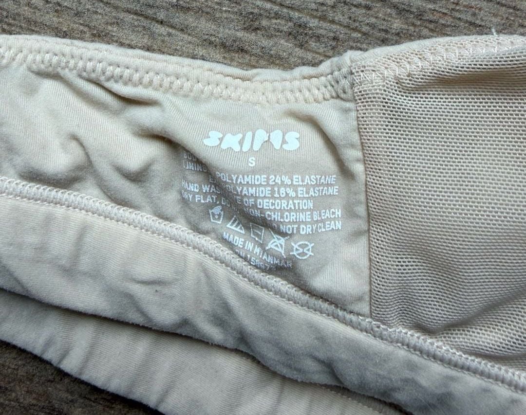 SKIMS Fits Everybody Triangle Bralette in Sand 2
