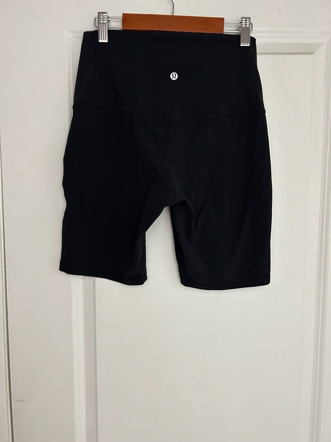 Lululemon Unlimit High-Rise Short 8" *Mesh Black size 8 4