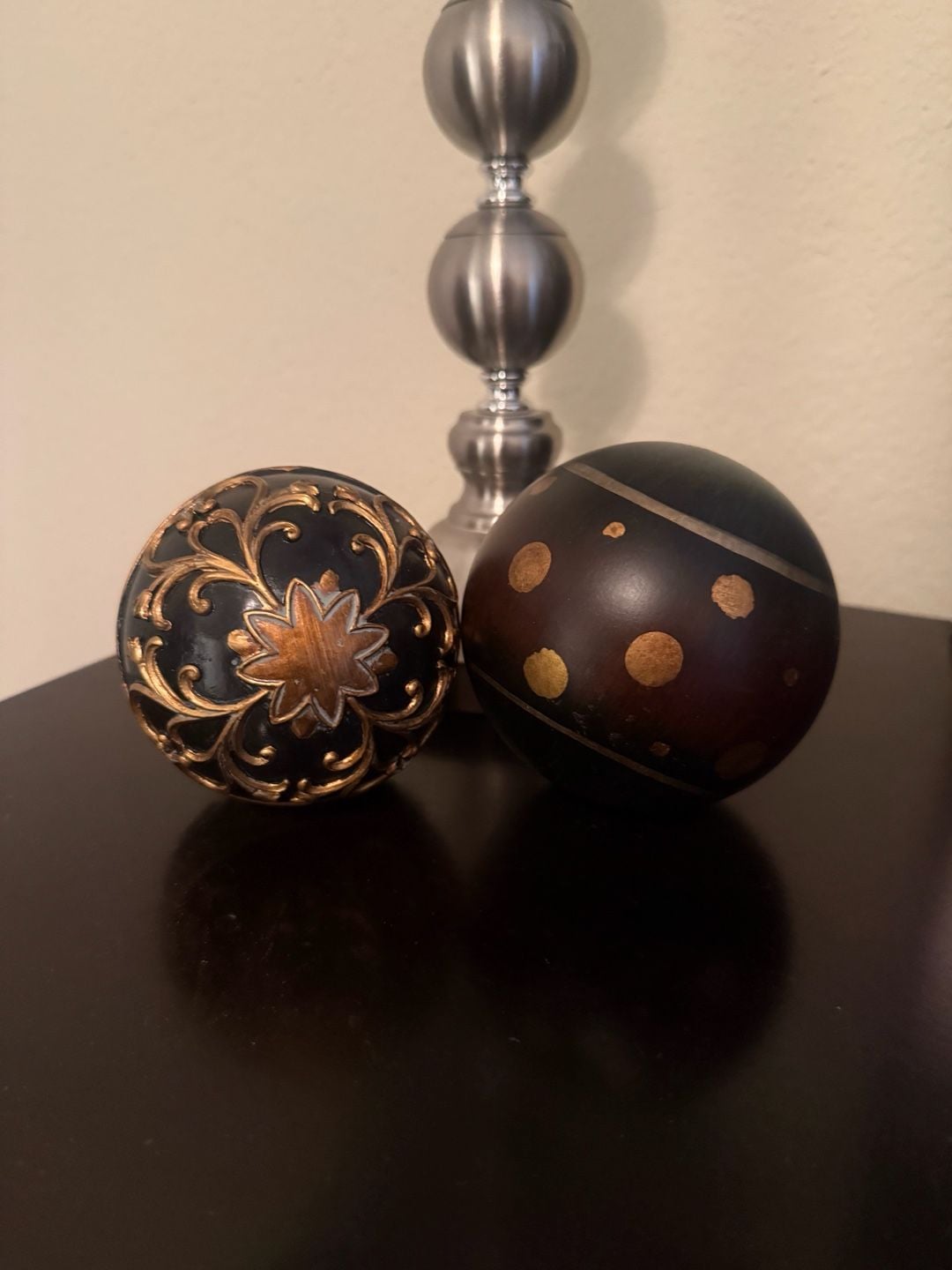 Set of 2 Casa Decor Black and Gold Resin Decorative Orb Cabinet Knobs 1