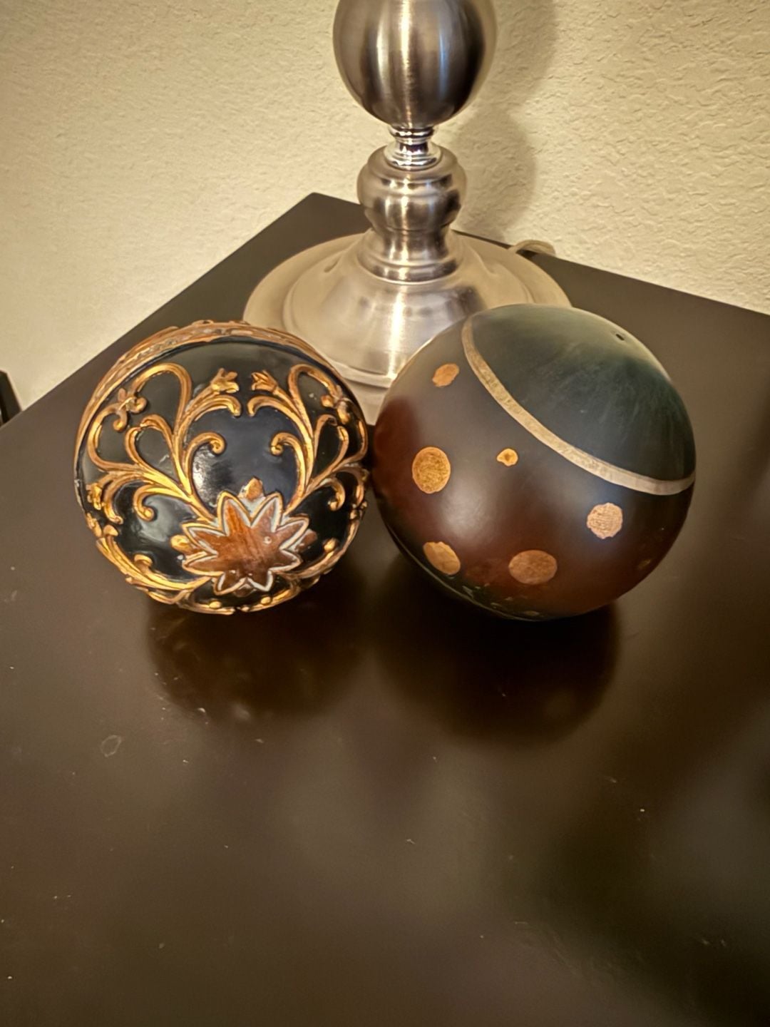 Set of 2 Casa Decor Black and Gold Resin Decorative Orb Cabinet Knobs 2