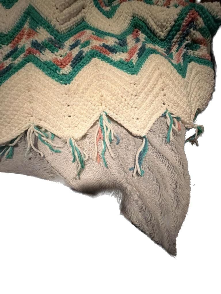 Handmade Crochet Chevron Zig Zag Ripple Afghan Throw Blanket with Tassels white teal pink 2