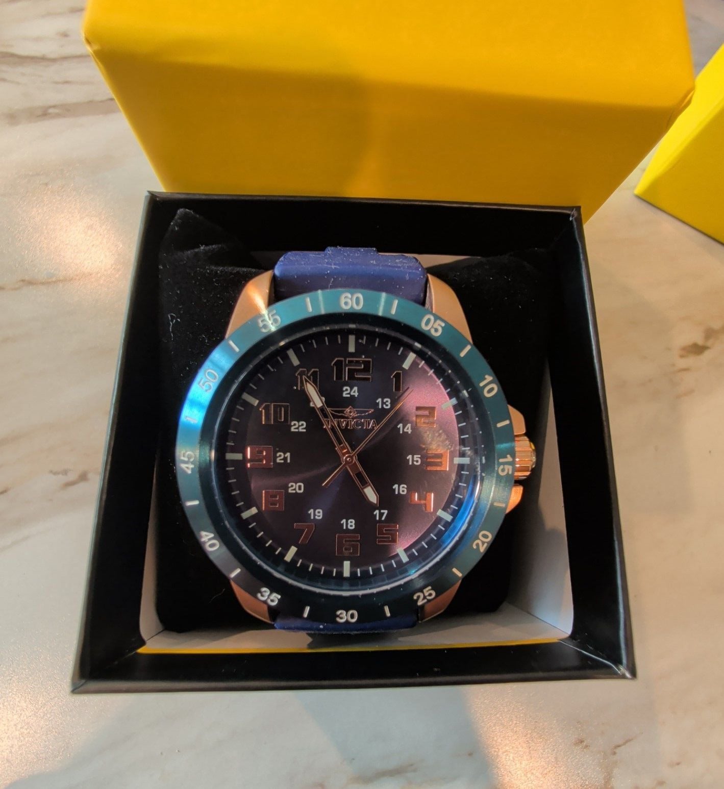 Invicta Pro Diver 40001 Rose Gold Quartz Case and Blue Silicone Strap Watch 2