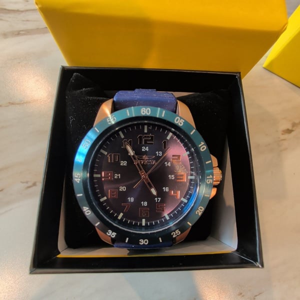 Invicta Pro Diver 40001 Rose Gold Quartz Case and Blue Silicone Strap Watch
