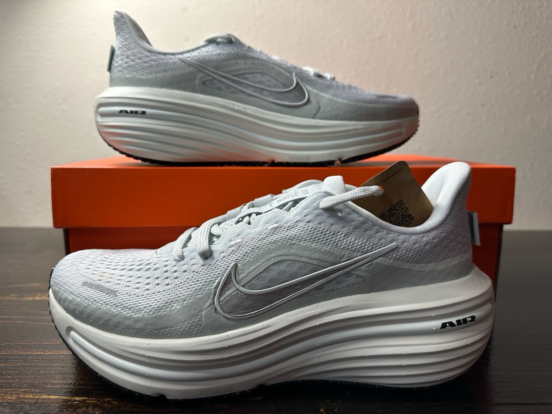 Nike Women's Air Winflo 12 Off White/Metallic Silver 4