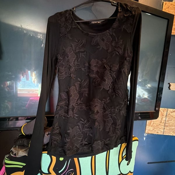 PattyBoutik Mesh Floral Embroidery Long Sleeve Top